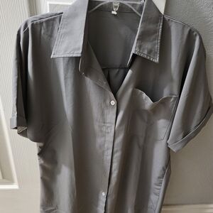 Gray Short Sleeve Button-Up Shirt